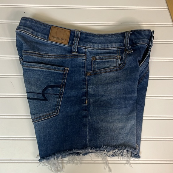 American Eagle Hi-rise Shortie cutoff Denim Shorts. Womens size 6 like new - Picture 9 of 9